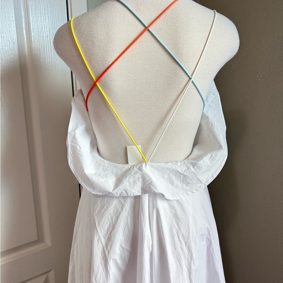 Minusey Luxurious White Cross-Strap Open Back‎ Dress - Picture 10 of 12
